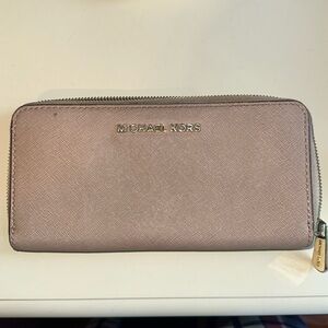 Michael Kors Jet Set Continental Wallet